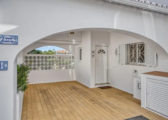 In Center With Pool 度假居 *