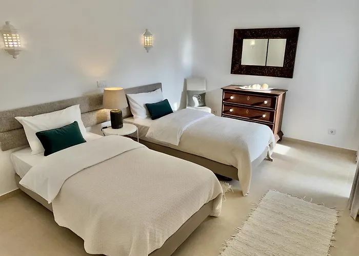 度假居 In Center With Pool *