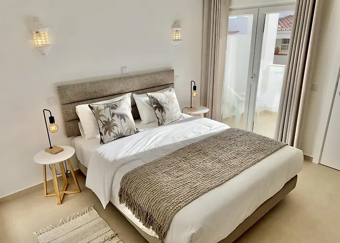 In Center With Pool *