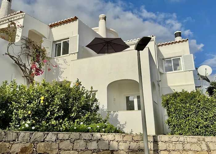 度假居 In Center With Pool