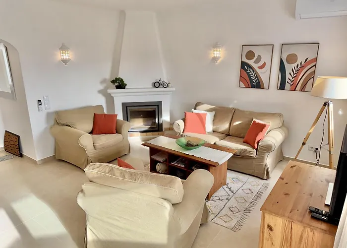 In Center With Pool 度假居